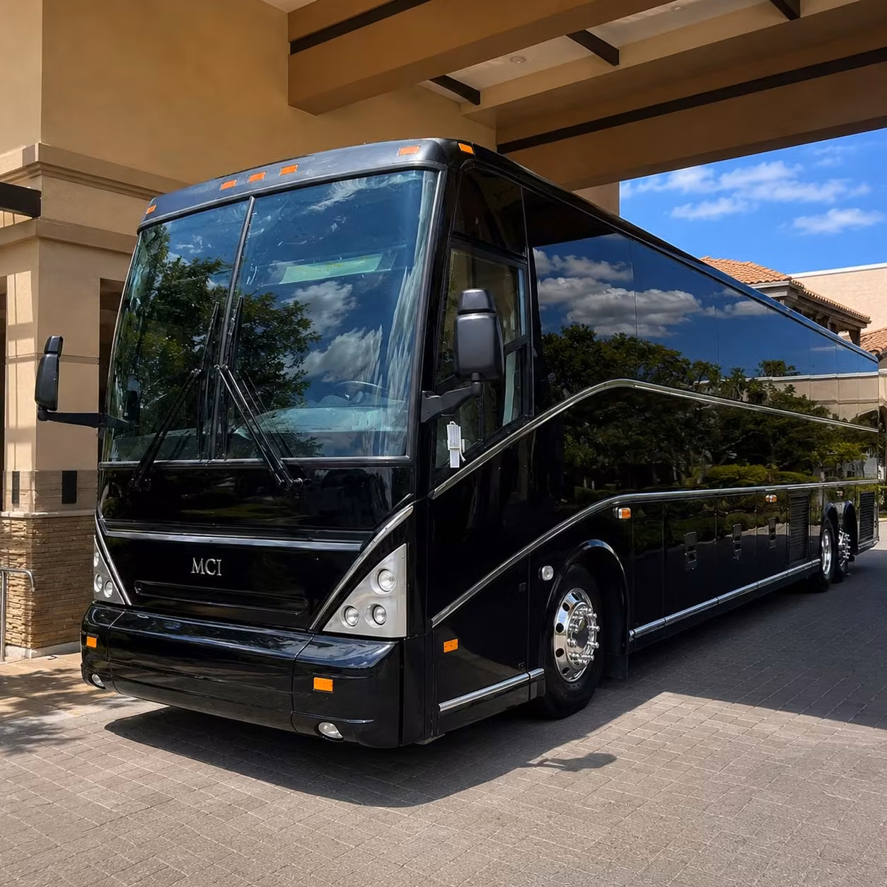 cedar rapids corporate event and convention shuttle bus rentals
