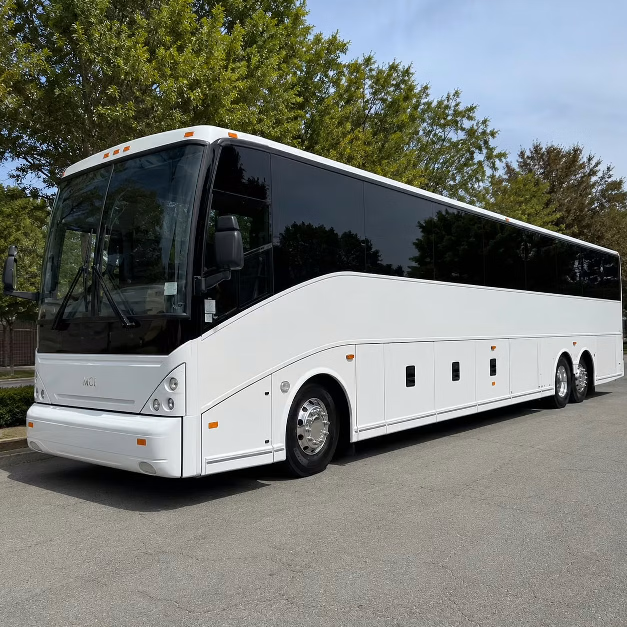 corporate travel groups flying in and out of cedar rapids trust private shuttle buses