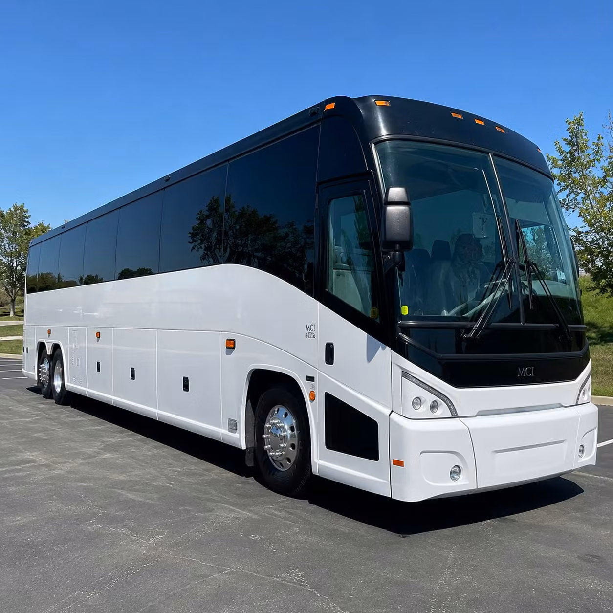 group airport shuttles to the eastern iowa airport for every size group